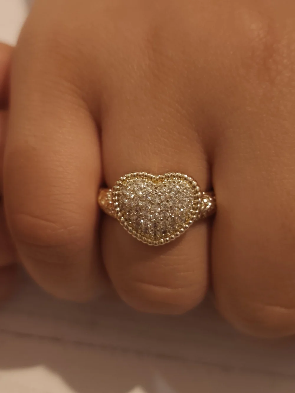 N/A elegant gold